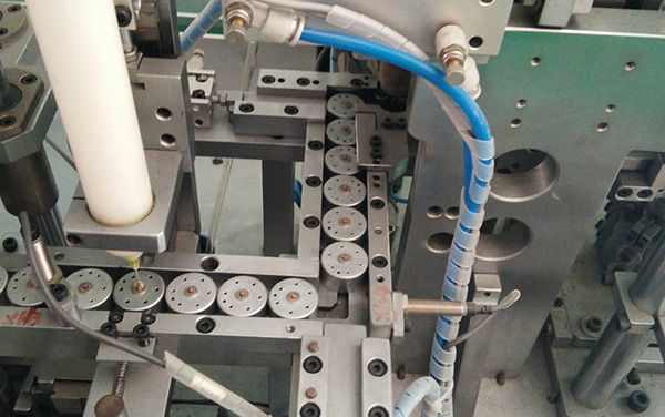 設備:300自動裝備機 設備:300自動裝備機